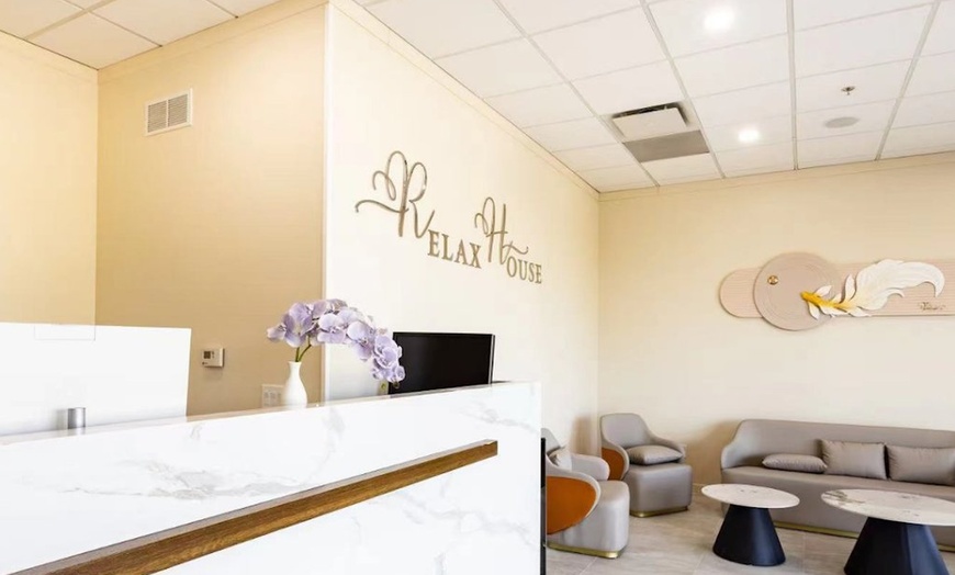 Image 2: Couples 50-Minutes Therapy Deep Tissue or Swedish Body Massage