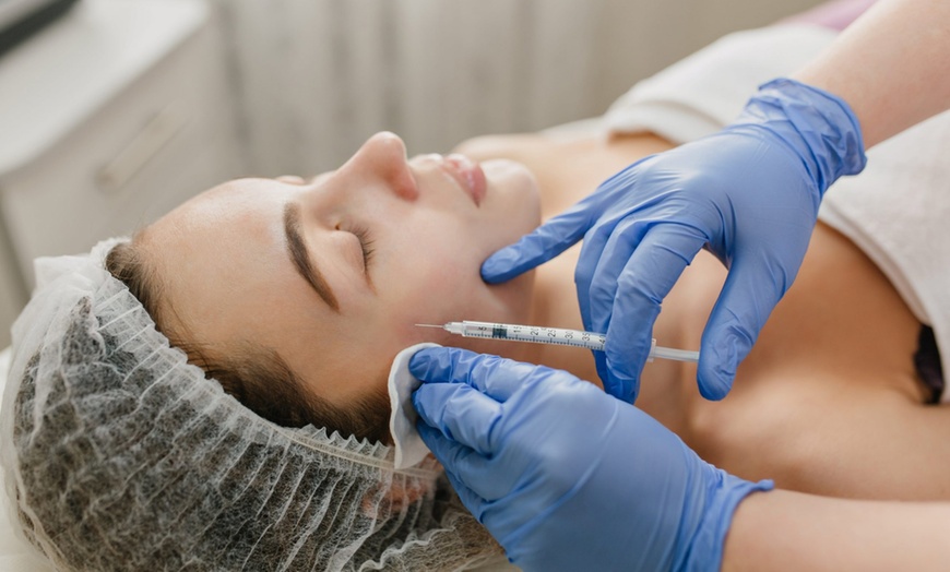 Image 7: Tratamiento reafirmante inyectado, mesoterapia y ADN 