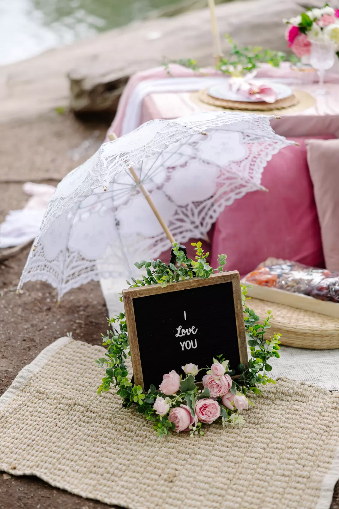 Central Park Picnic Experience with Custom Themes!