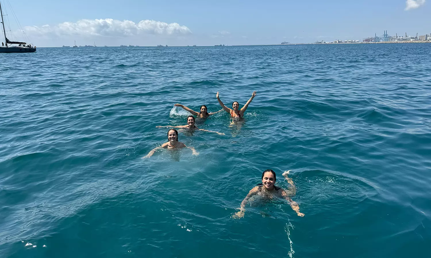 Salida en velero para 1, 2, 3 o 4 con bebidas y aperitivos