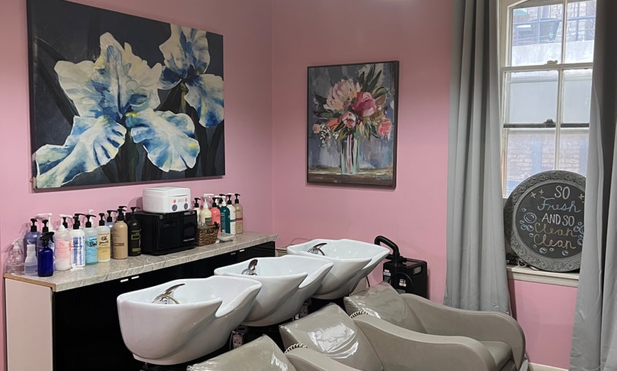 Image 3: Achieve Smooth, Frizz-Free Hair with Brazilian Blowout