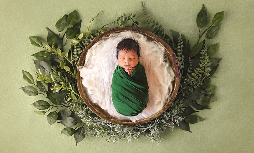 Image 17: Newborn Photography: Get a Standard, Deluxe or Solo Collection