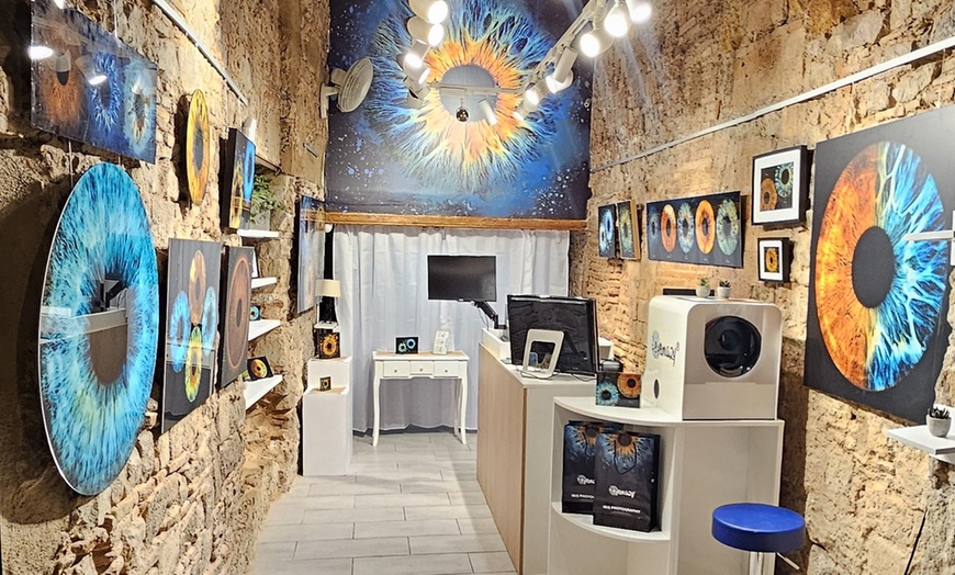 Image 3: Fotografía artística del iris del ojo con impresión en 15 x 20 cm