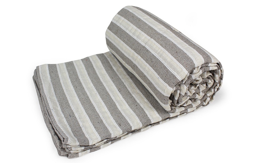 Image 24: Bankhoes en sprei van gerecycled katoen