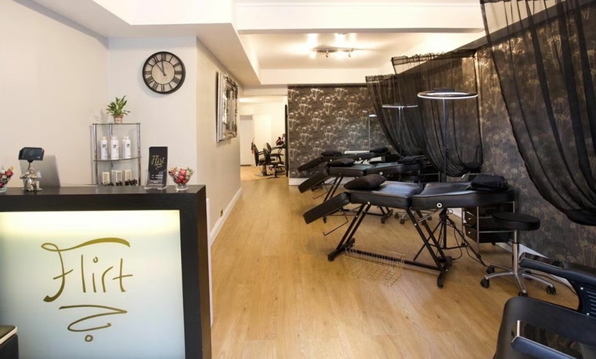 Image 3: Indulge in a 60min Pamper Package of your Choice