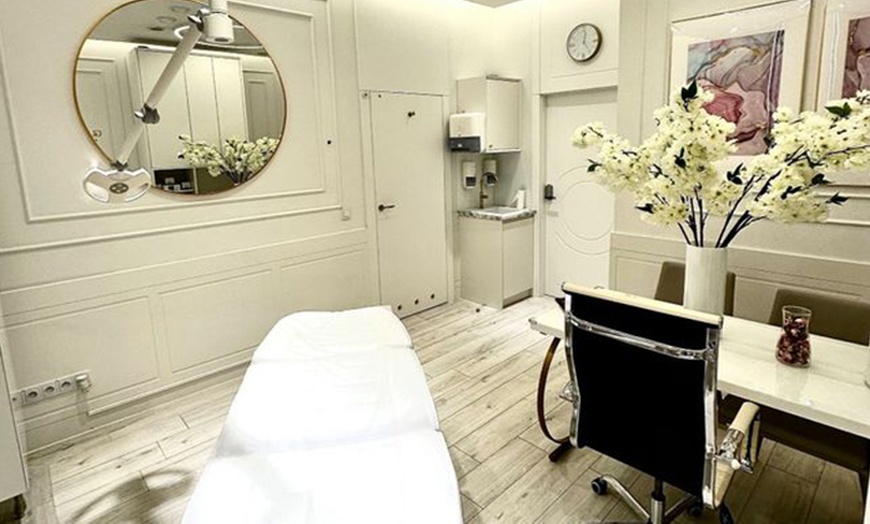 Image 3: Odkryj Sekret Gładkiej Skóry: Pakiet 5 wyszczuplających zabiegów w Glamour Clinic Pury&Bilska (do -83%)