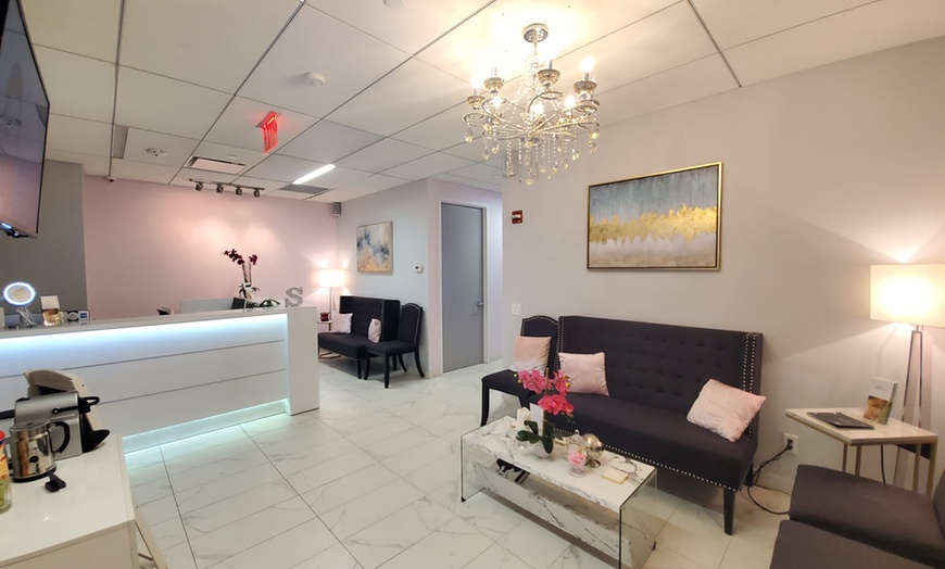 Image 4: Up to 63% Off Botox, Juvederm or Both at Midtown Beauty