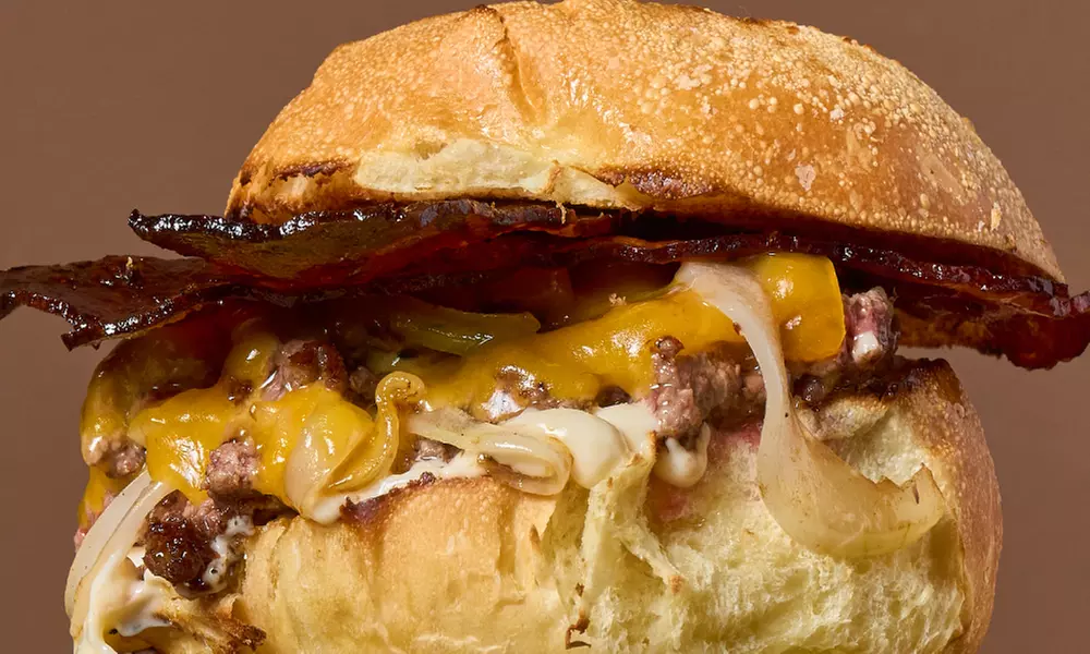 Menú de burgers a elegir con bebida, entrante y postre opcionales