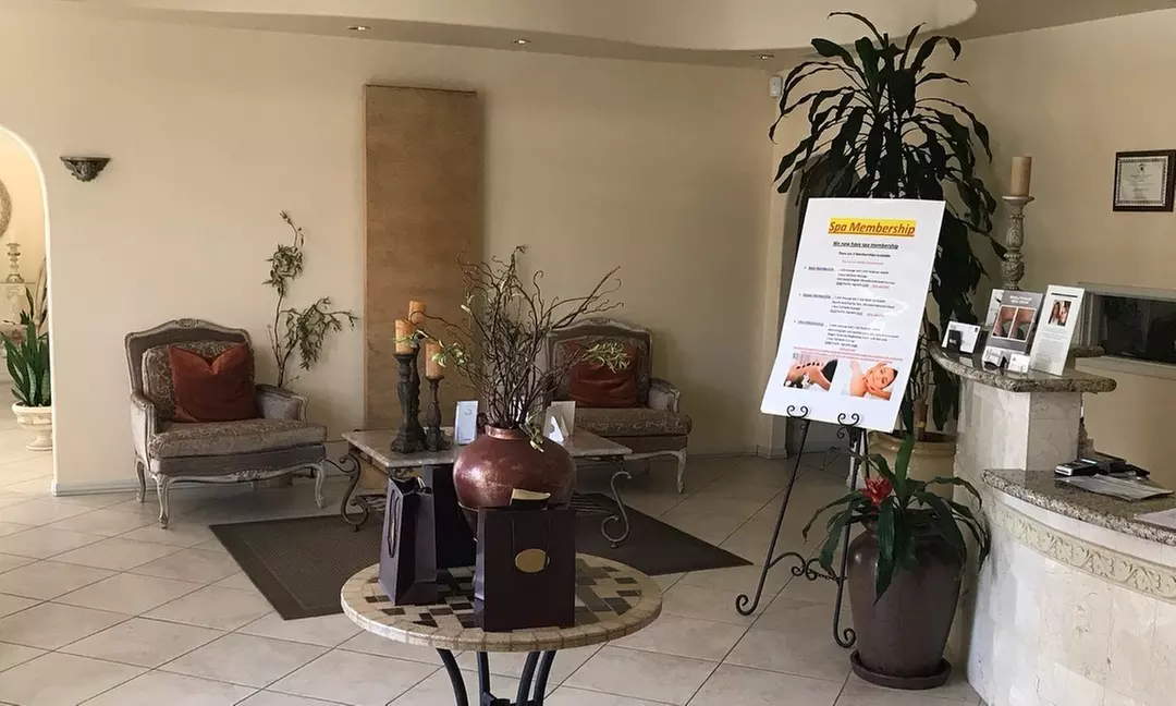 Pampering Package with Massage, Hot Towels, Aromatherapy & Facial