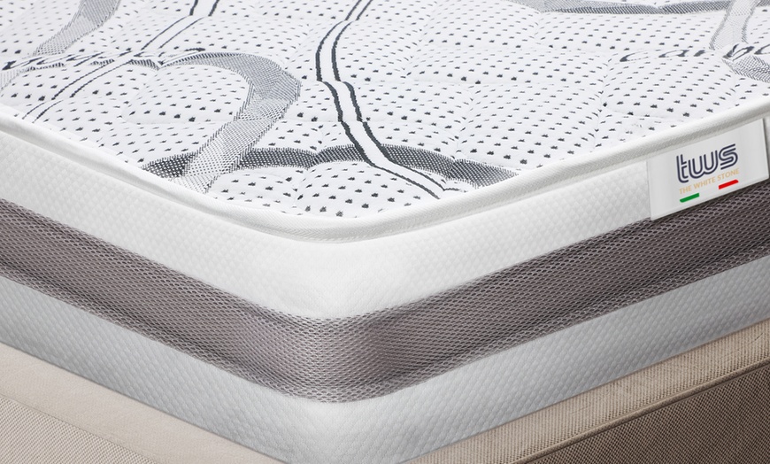 Image 5: Matelas en mousse expansée à l'eau de The White Stone