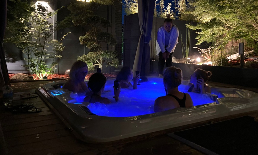 Image 4: Pack accès ou confort avec bain à remous chez Harmonia Spa