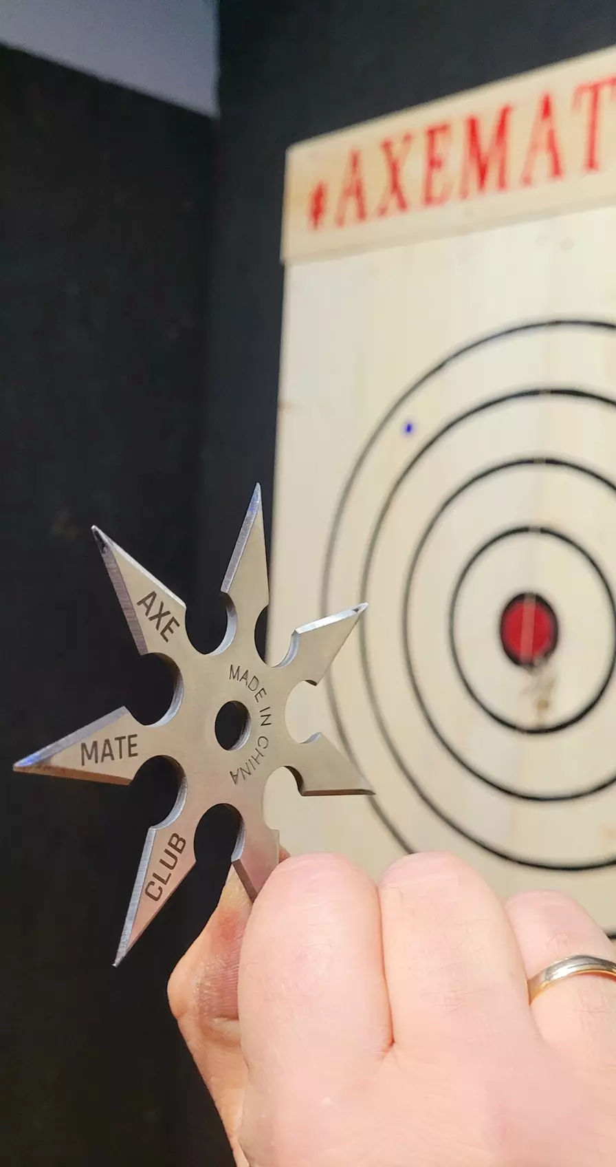 Pakiet dla 1-9 osób: rzucanie siekierami, tomahawkami, nożami i więcej