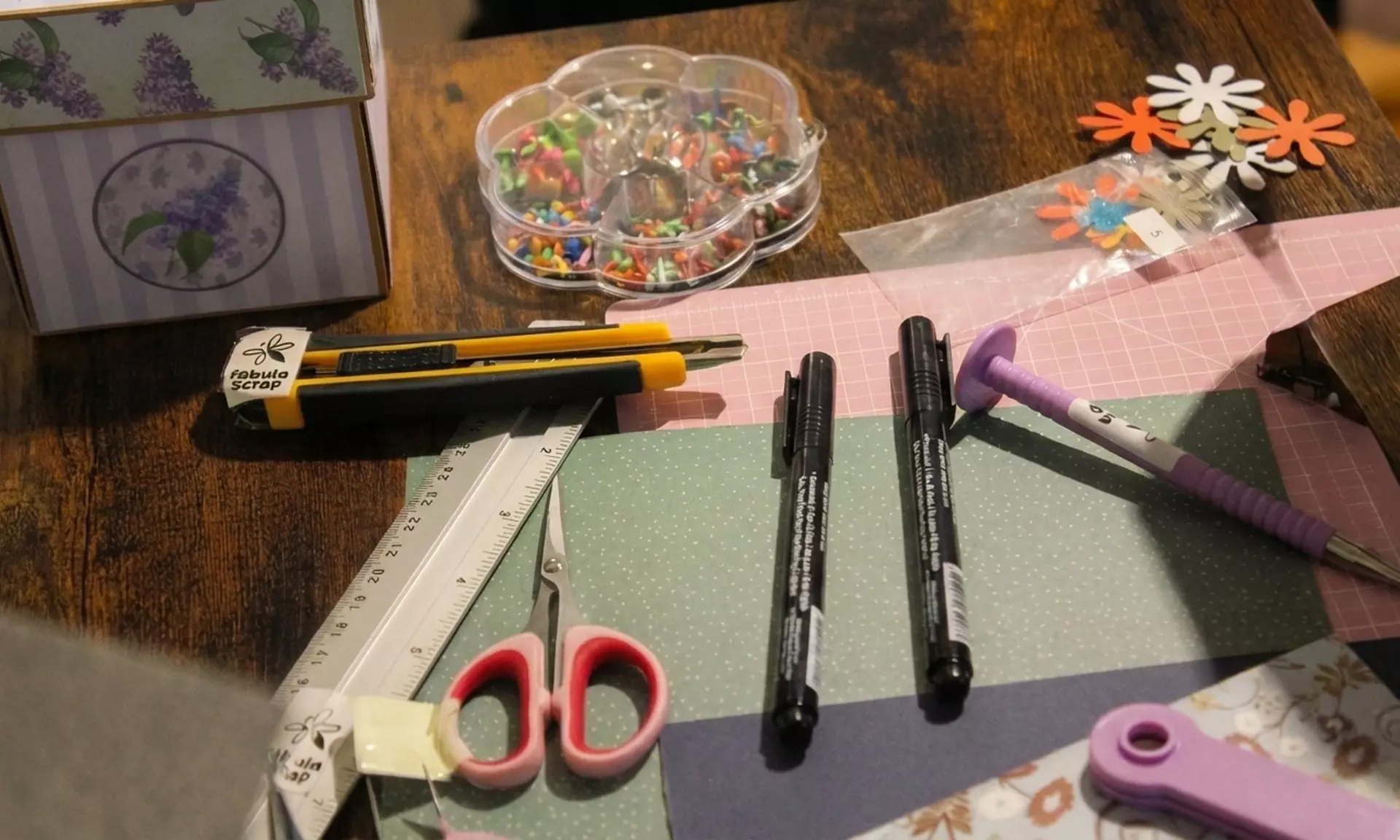 Taller de Papelería creativa (scrapbooking) con bebida y picoteo