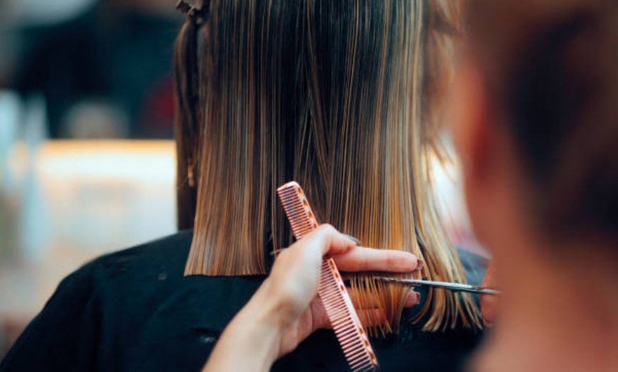 Image 4: Sesión de peluquería con opción a tinte, mechas o  balayage para 1 