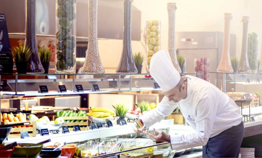 Image 5: 5* Dinner buffet with soft drinks For One Child or Up to 4 Adults