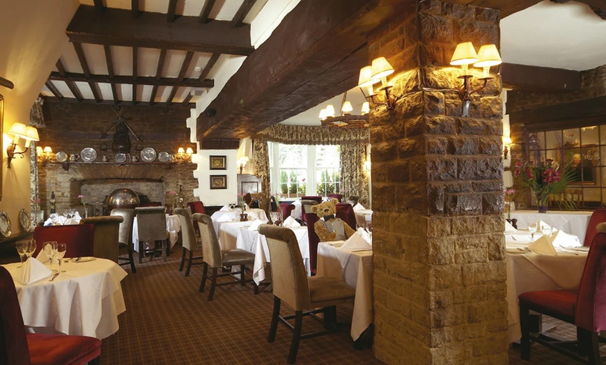 Image 9: Oxfordshire: Double Room with Breakfast
