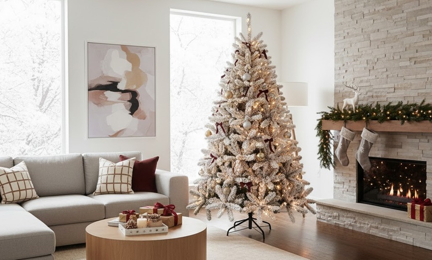 Image 1: Albero di Natale innevato realistico