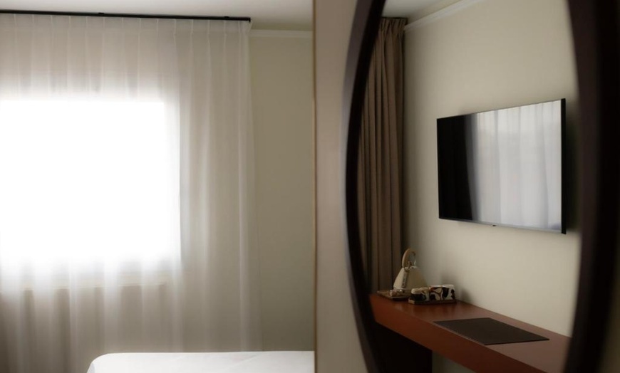 Image 4: Near Paris: Double Room with Optional Breakfast