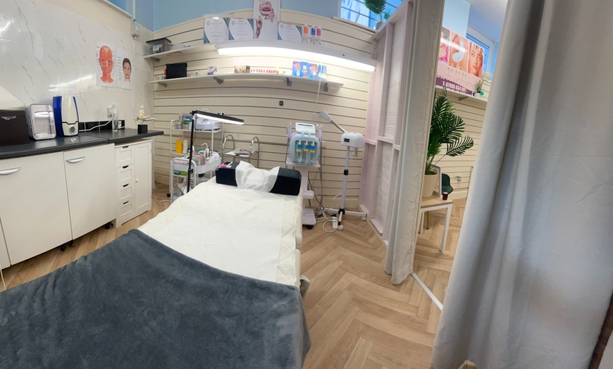 Image 3: Smooth & Confident: Women’s Waxing Combos for Silky Perfection