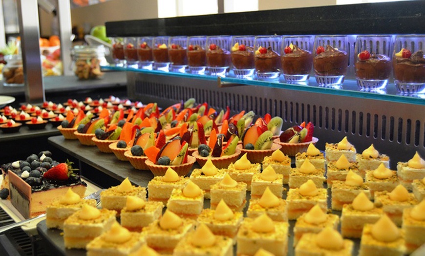 Image 10: 5* Buffet at Radisson Blu Corniche