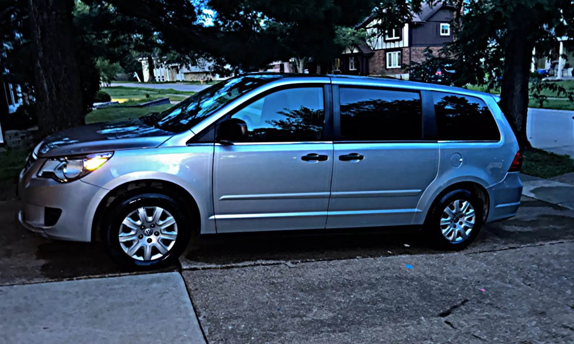 Easy's Full Detail, Interior Cleaning, Head Light Tint or Full Tint!
