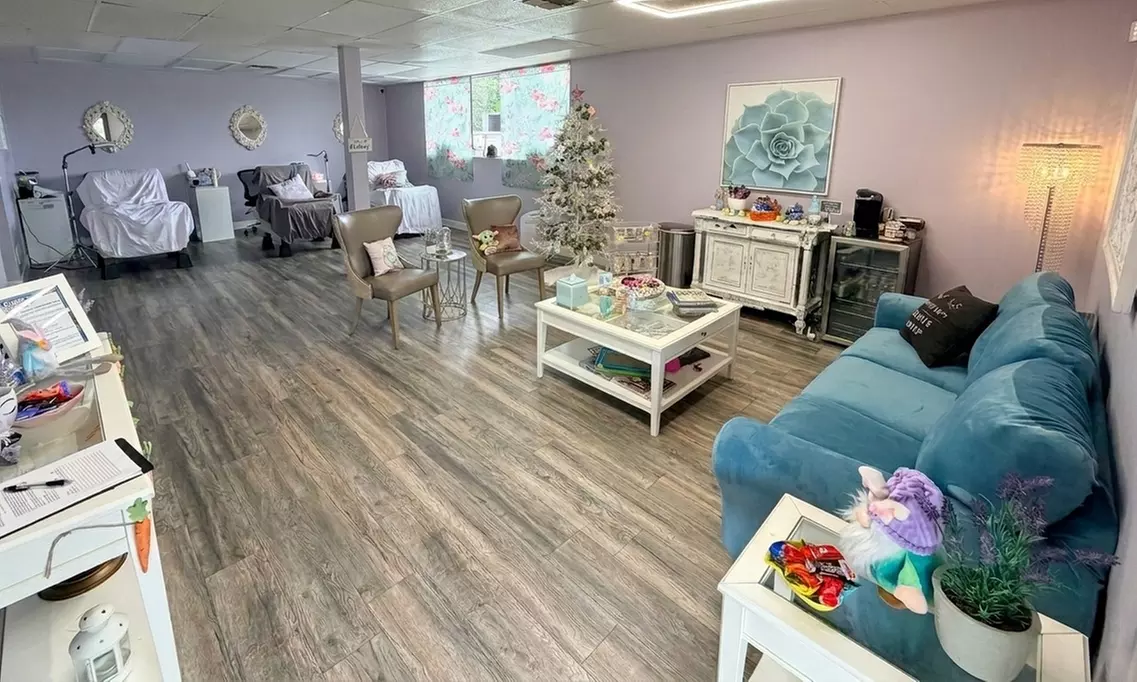 Full Set of Classic, Hybrid/Volume Lash Extensions+ Optional Touchup