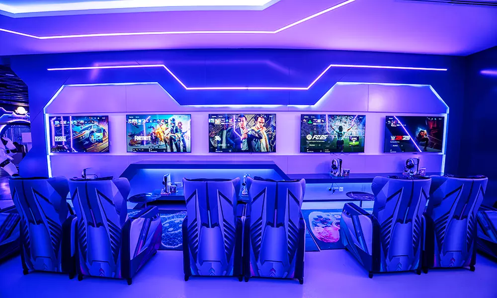 Choice of 1, 2, 3, or 5 Hours of Billiards / PC / PS5 with Food Credit