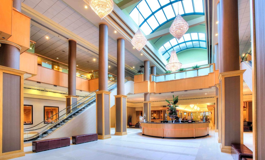 Image 4: Member-Only Deal: Steps from shopping, dining, & Orlando theme parks