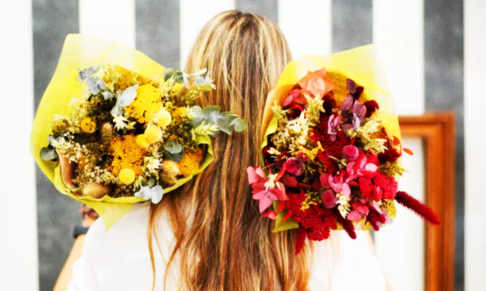 Ramos Luwanda: Especial San Valentín con Bombones y Flores Naturales