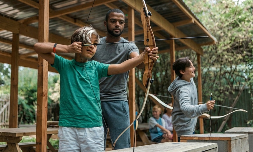 Image 6: Zet je vizier op scherp: boogschieten of buksschietenmet z'n tweeën
