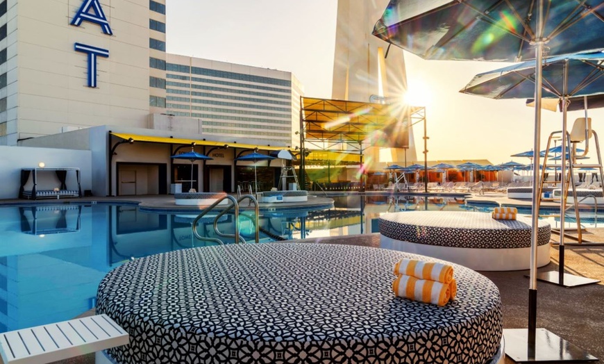 Image 14: Sky-High Views & Thrills: The STRAT Hotel, Casino & Tower