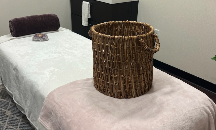 Image 4: Relax & Rejuvenate with 60, or 90-Minute Couples Massage Sessions