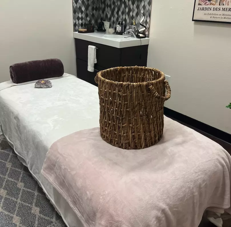 Relax with 60, or 90 Minute Deep Tissue Massage