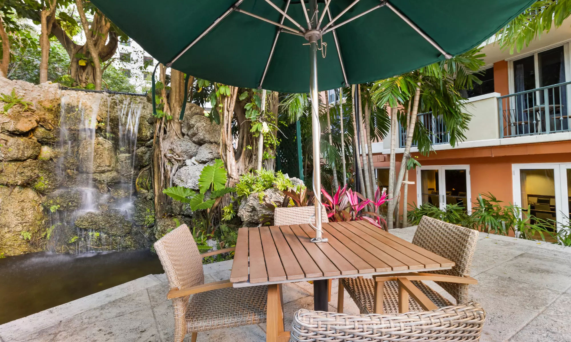 Relax at The Mutiny Hotel, Miami's Hidden Gem