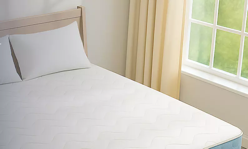 Orthopädische Matratze aus allergikerfreundlichem Schaum