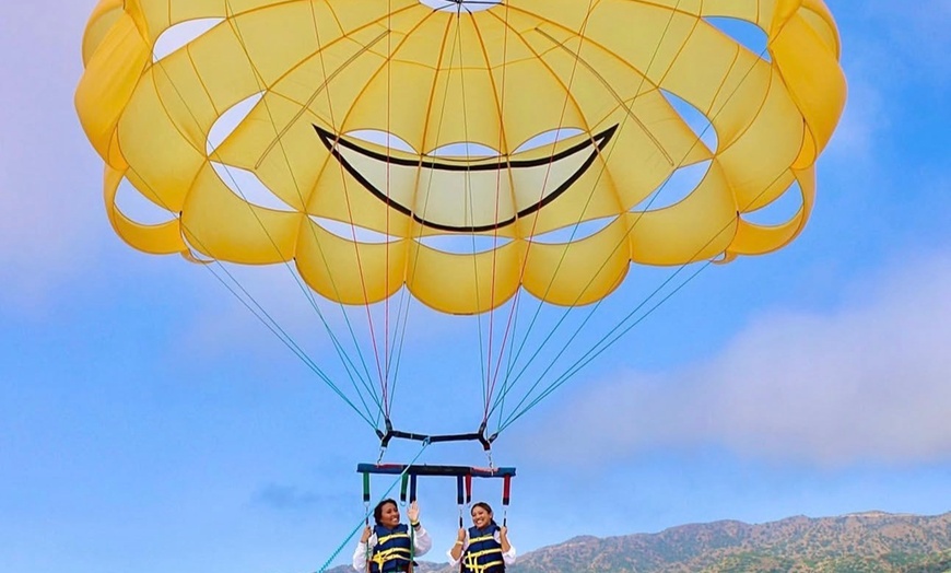 Image 7: Panoramic Catalina Parasailing For Solo Adventurers and Groups