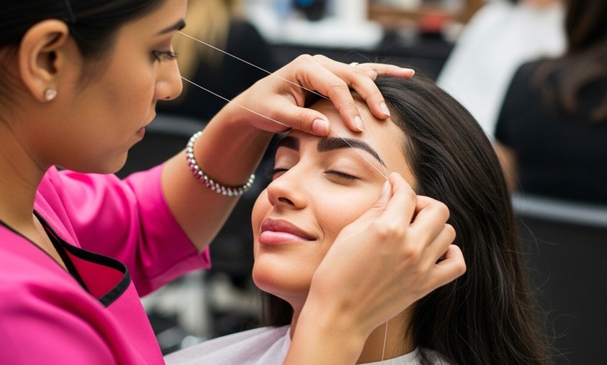 Image 1: Sesión de depilación con hilo en zona específica o rostro completo