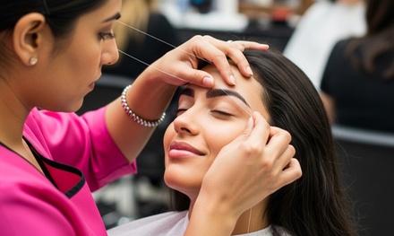 Sesión de depilación con hilo y diseño en labios y cejas - Mamen nails