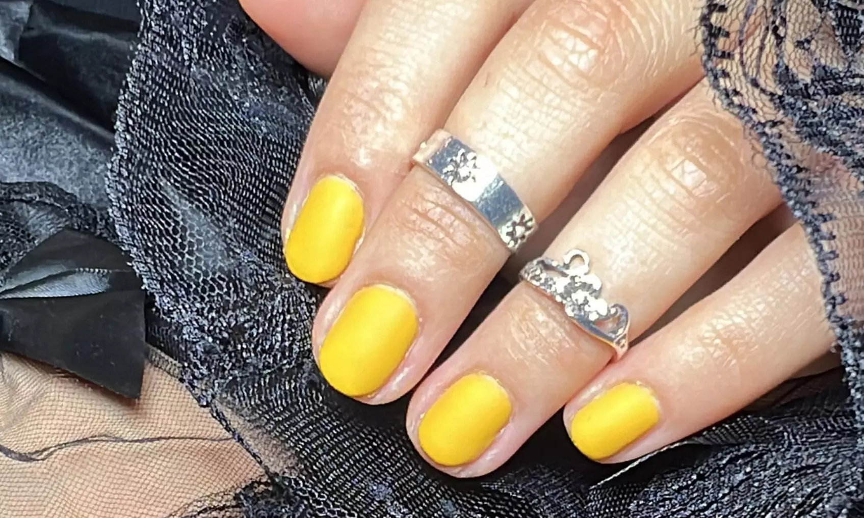 Hasta 72% de dto. en Spa/Salón de uñas - Manipedicura en Mimarte Estudio