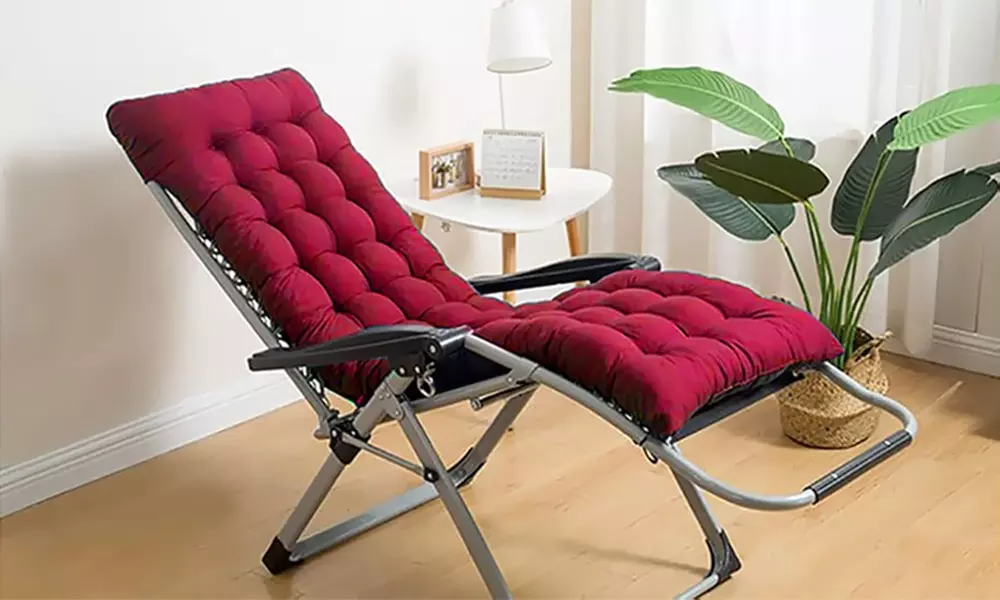 Chaise pliante avec coussin et dossier inclinable