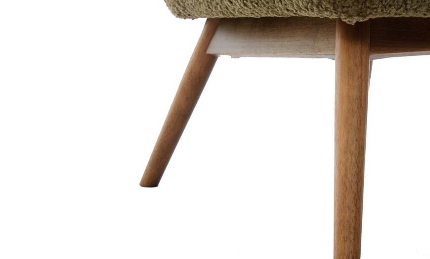 Image 13: Poltrona scandinava con gambe in legno massello Doosense