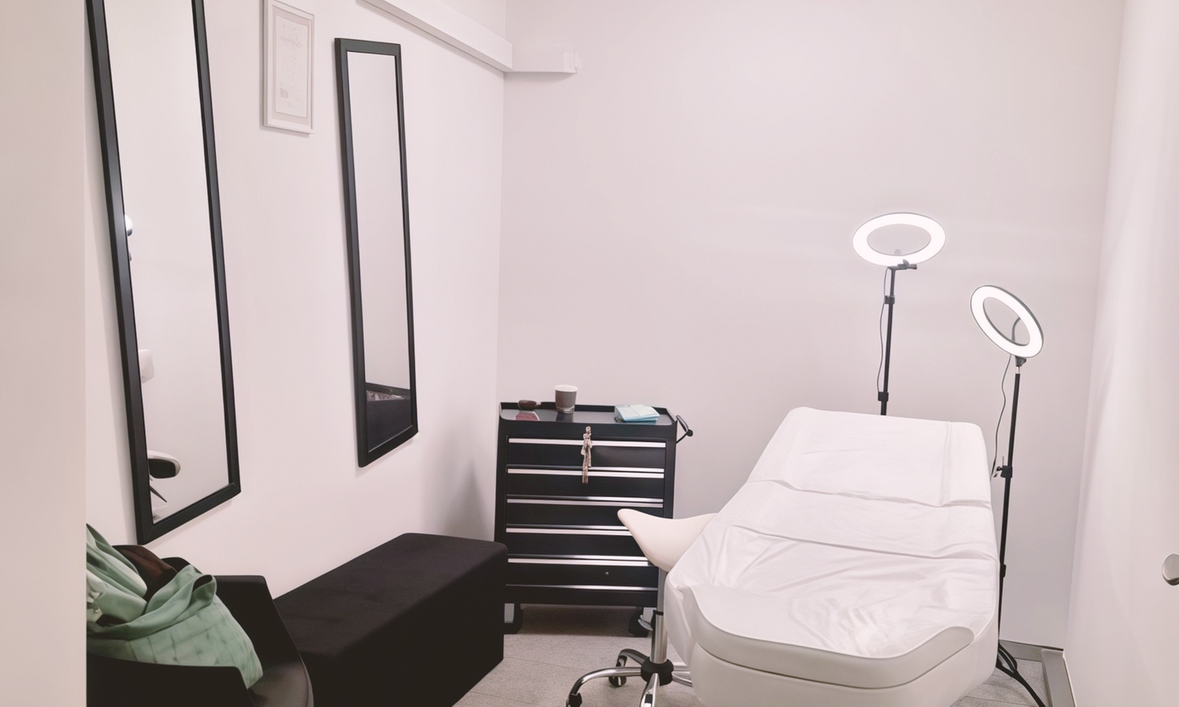 Permanent Make-up für Augenbrauen, Lippen oder Augen für 1 Person