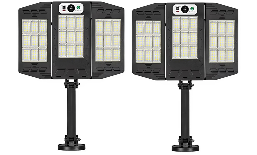 Image 3: 2 ou 4 minilampadaires solaires avec 3 panneaux intégrés 216 LEDs