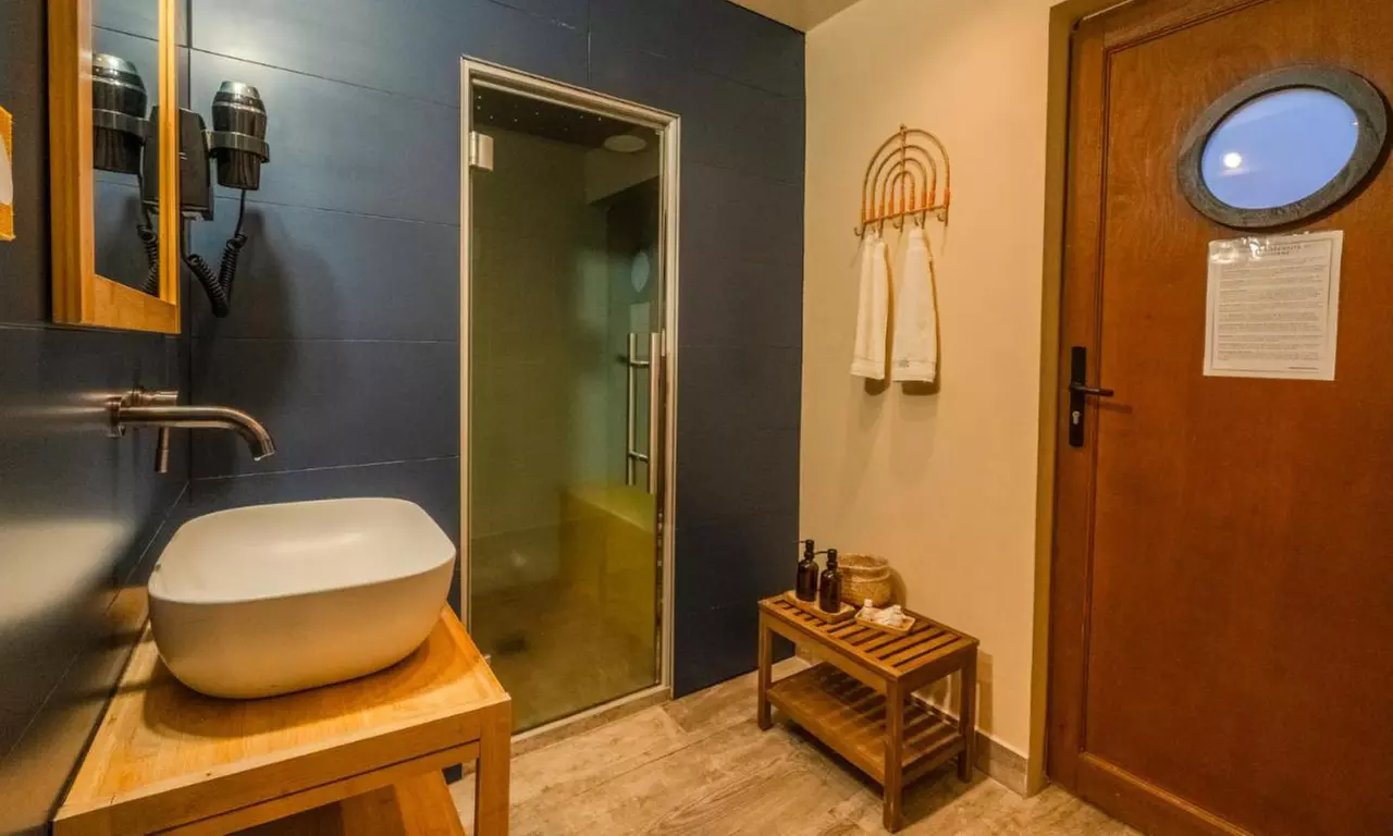 2h d'accès au spa privatif avec sauna, hammam et bains à remous