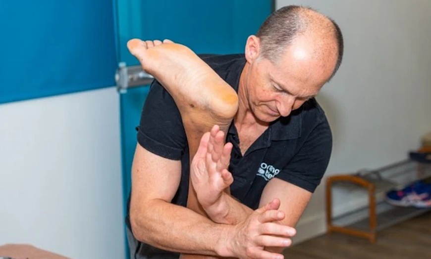 Image 2: Massage personnalisé avec réflexologie plantaire à Serenys Massages