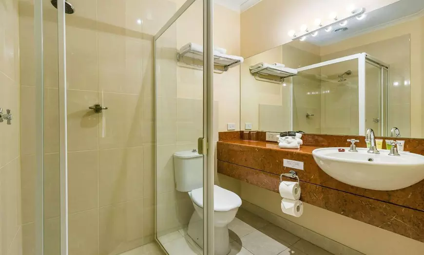 Image 7: Melbourne, Forest Hill: Queen Room with Breakfast at Canterbury Hotel