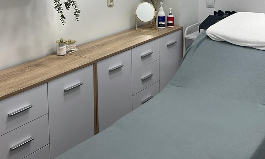 Image 5: Masajes reductores localizados o cuerpo entero con aparatología