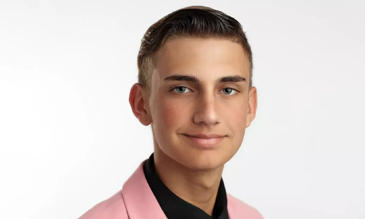 Capture Your Best Look: In-Studio Headshot Session