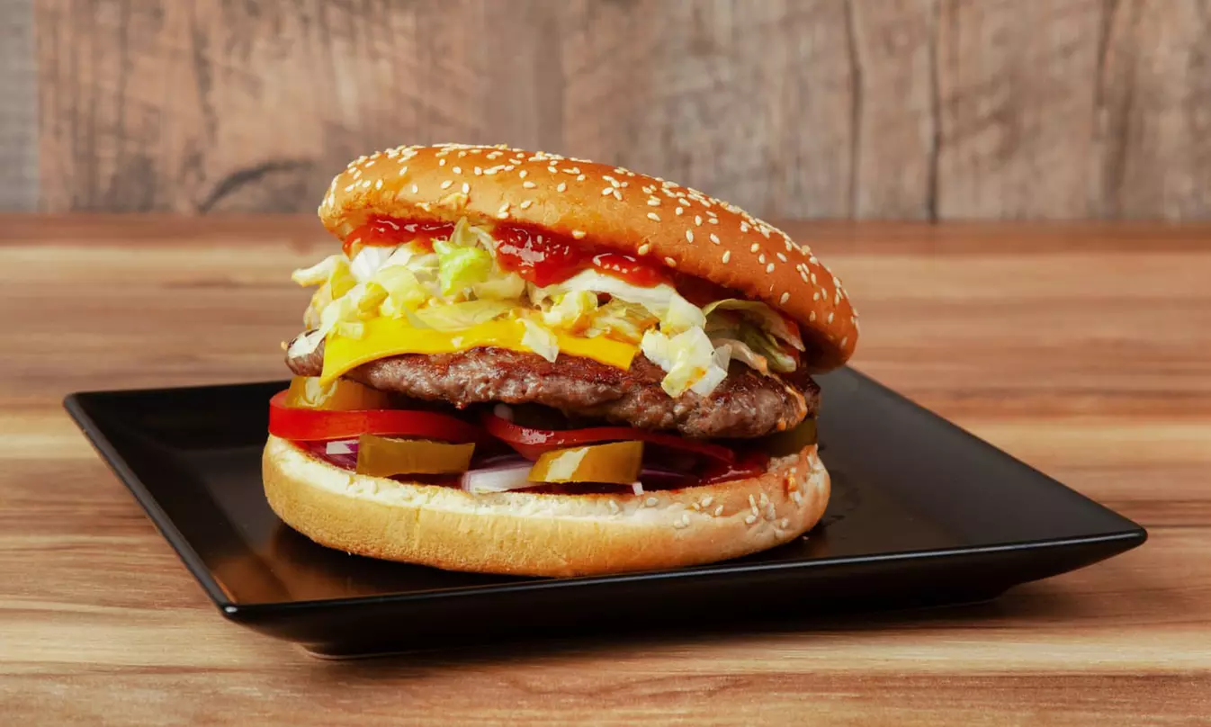 Burger-Menü mit Beilage nach Wahl inkl. Getränk für 1 - 4 Personen