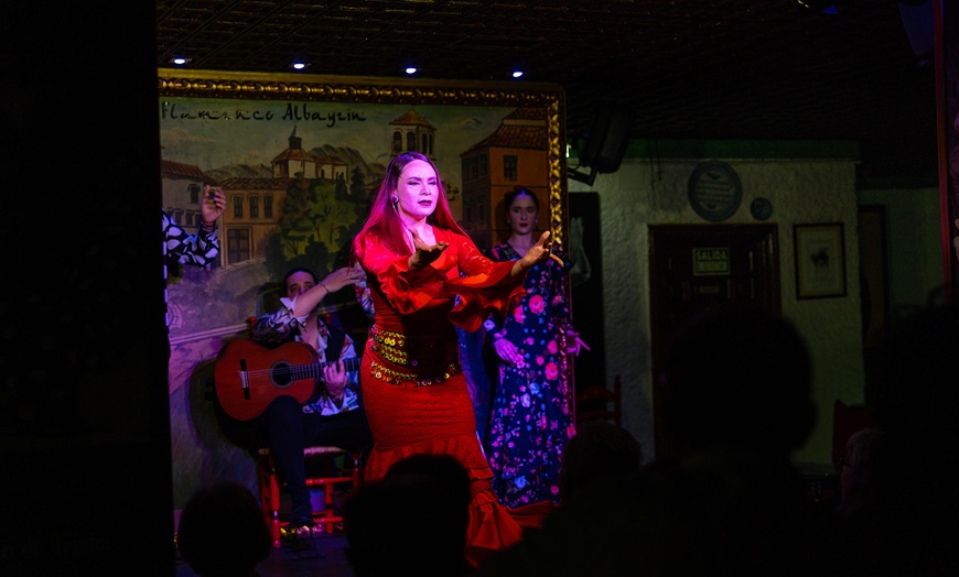 Image 5: Entrada a espectáculo flamenco para 2 o 4 personas con consumición